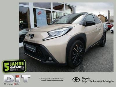 Gebraucht Toyota Aygo X x-style 72 PS (52 kW) 2022 Ginger beige metallic/ night sky black SUV