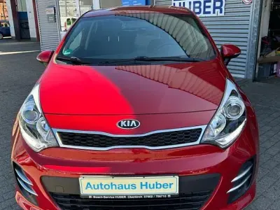 Usata Kia Rio 109 CV (80 kW) 2016 Rosso Utilitaria