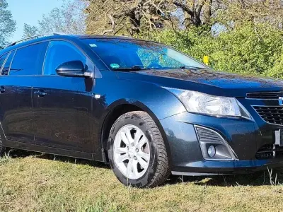 Używany Chevrolet Cruze LT 131 KM (96 kW) 2013 Czarny Sedan/Limuzyna