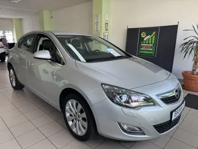 Gebraucht Opel Astra Innovation 140 PS (102 kW) 2012 Silber Limousine