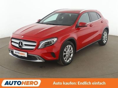 Gebraucht Mercedes GLA200 Urban 136 PS (100 kW) 2015 Rot SUV