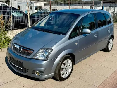Gebraucht Opel Meriva Innovation 105 PS (77 kW) 2009 Lichtsilber/silver lightning Van / Kleinbus