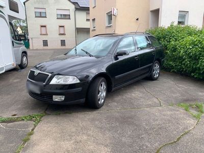 gebraucht Skoda Octavia Combi 2.0 FSI Elegance Elegance