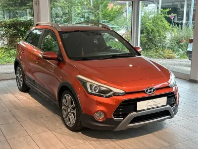 Gebraucht Hyundai i20 Active 120 PS (88 kW) 2016 Orange Limousine