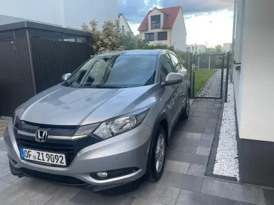 Käytetty Honda HR-V Elegance 131 HP (96 kW) 2018 Hopea Katumaasturi