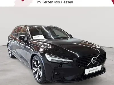 Gebraucht Volvo V60 R-Design 163 PS (119 kW) 2021 Schwarz Kombi