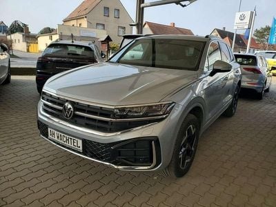 Neu VW Touareg R-line 286 PS (210 kW) 2026 Oyster silver metallic SUV