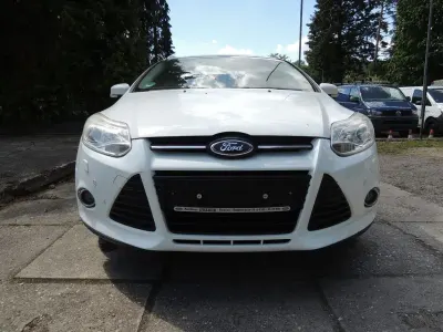 Gebraucht Ford Focus 125 PS (91 kW) 2012 Weiß Limousine