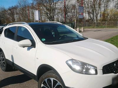 Gebraucht Nissan Qashqai 141 PS (103 kW) 2012 Weiß SUV