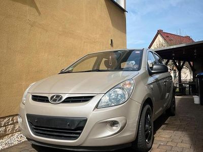 Usata Hyundai i20 78 CV (57 kW) 2010 Beige Utilitaria