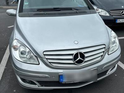 Mercedes B200