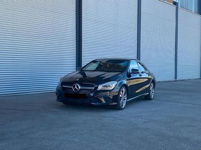 Schwarz Gebraucht 2016 Mercedes CLA220 Limousine | 19.000 €