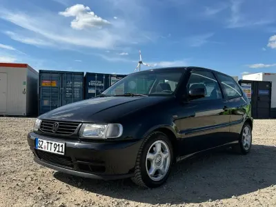 Brugt VW Polo 75 HK (55 kW) 1998 Sort Hatchback
