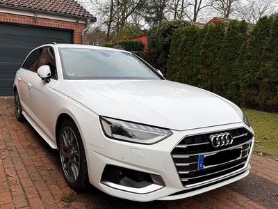 Używany Audi A4 Advanced 204 KM (150 kW) 2022 Biały Kombi