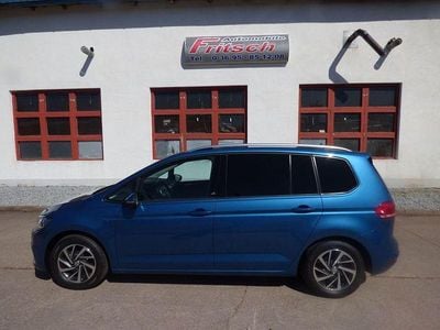 Second-hand VW Touran Sound 110 CP (80 kW) 2017 Albastru Monovolum