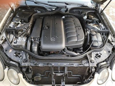 Gebraucht Mercedes E320 Avantgarde 204 PS (150 kW) 2003 Silber Kombi