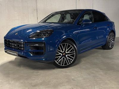 Nouă Porsche Cayenne E-Hybrid Coupe Black Edition 470 CP (345 kW) 2025 Albastru Coupe