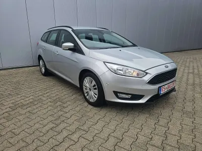 Gebraucht Ford Focus Business Edition 125 PS (91 kW) 2015 Polarsilber metallic Kombi
