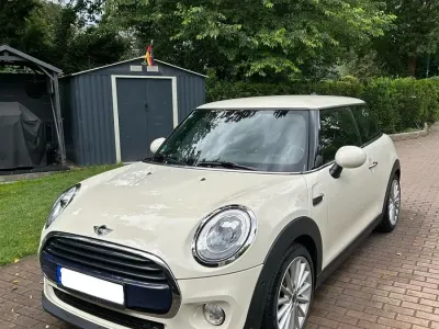 Gebraucht Mini Cooper D 116 PS (85 kW) 2016 Weiß Kleinwagen