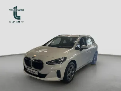 Gebraucht BMW 220 Active Tourer 170 PS (125 kW) 2025 Weiß Van / Kleinbus
