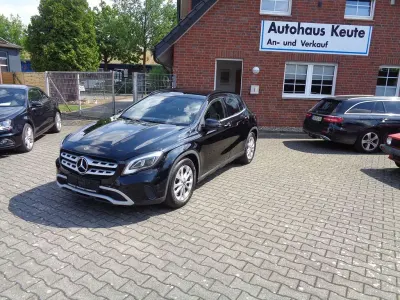Second-hand Mercedes GLA200 156 CP (114 kW) 2019 Negru SUV