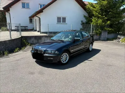 Gebraucht BMW 320 170 PS (125 kW) 2001 Blau Limousine