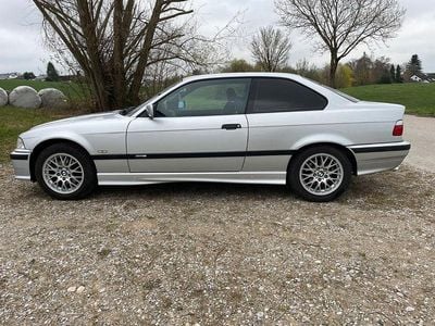 Second-hand BMW 316 Sport Line 102 CP (75 kW) 1999 Argintiu Coupe