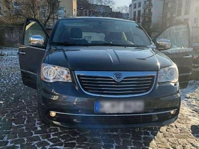 Gebraucht Lancia Voyager Platinum 163 PS (119 kW) 2013 Grau Van / Kleinbus