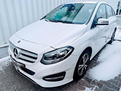 Gebraucht Mercedes B200 136 PS (100 kW) 2019 Weiß Van / Kleinbus