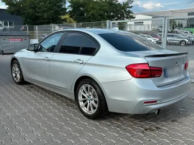 Gebraucht BMW 318 Sport Line 136 PS (100 kW) 2015 Grau Limousine
