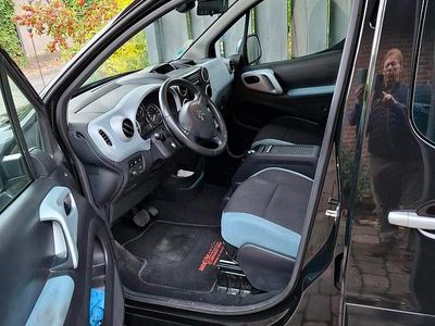 Schwarz Gebraucht 2015 Citroën Berlingo Van / Kleinbus | 8.300 € (Fairer Preis)
