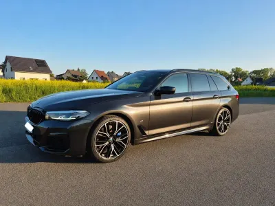 Gebraucht BMW 530 M Sport 286 PS (210 kW) 2022 Grau Kombi