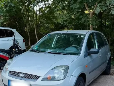 Gebraucht Ford Fiesta 2007 Silber Kleinwagen