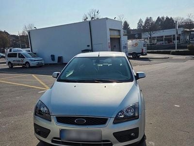 Gebraucht Ford Focus Titanium 116 PS (85 kW) 2006 Silber Limousine