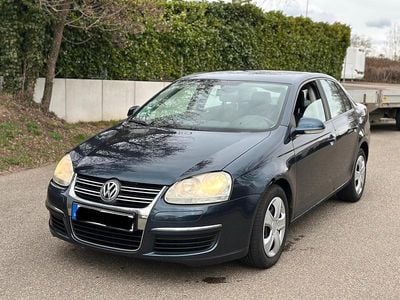 Gebraucht VW Jetta 105 PS (77 kW) 2006 Blau Limousine