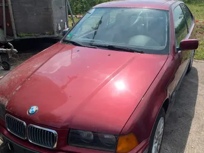 Gebraucht BMW 316 102 PS (75 kW) 1996 Rot Coupé