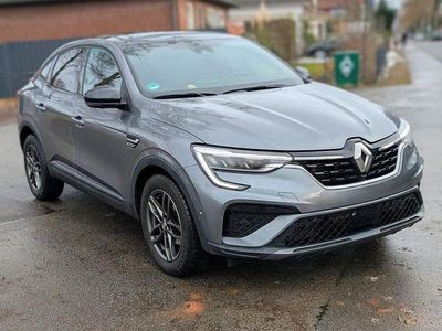 Grau Gebraucht 2022 Renault Arkana Bose Edition SUV | 25.500 € (Etwas zu teuer)