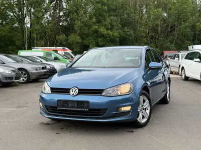 Gebraucht VW Golf VII Highline 122 PS (89 kW) 2013 Blau Limousine