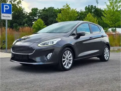 Gebraucht Ford Fiesta Titanium 101 PS (74 kW) 2019 Magneticgrau (metallic) (metallic) Kleinwagen