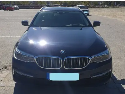 Second-hand BMW 530 265 CP (194 kW) 2017 Albastru Berlinǎ