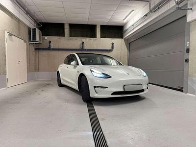 Weiß Gebraucht 2020 Tesla Model 3 Limousine | 19.900 € (Etwas zu teuer)