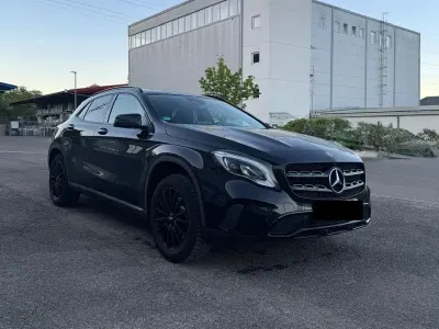 Second-hand Mercedes GLA250 Night 211 CP (155 kW) 2018 Negru SUV