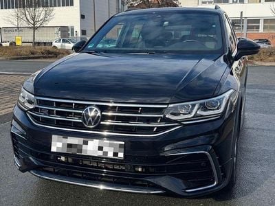 Gebraucht VW Tiguan R-line 150 PS (110 kW) 2023 Schwarz SUV