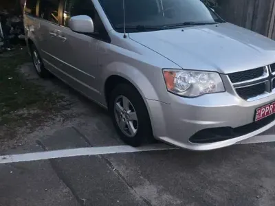 Gebraucht Dodge Grand Caravan 283 PS (208 kW) 2011 Silber Van / Kleinbus
