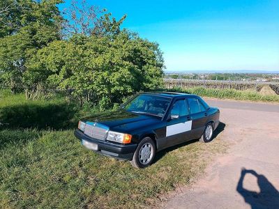 Second-hand Mercedes 190 118 CP (86 kW) 1990 Negru Berlinǎ