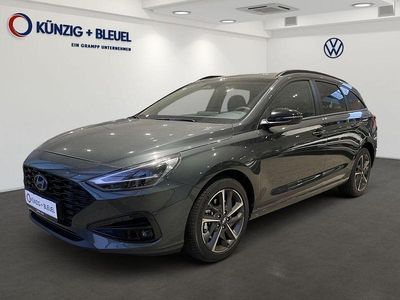 Gebraucht Hyundai i30 Advantage 101 PS (74 kW) 2025 Cypress green / mic Kombi