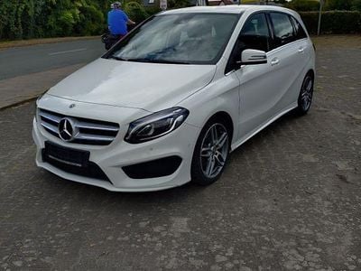 Gebraucht Mercedes B180 AMG line 122 PS (89 kW) 2018 Weiß Van / Kleinbus