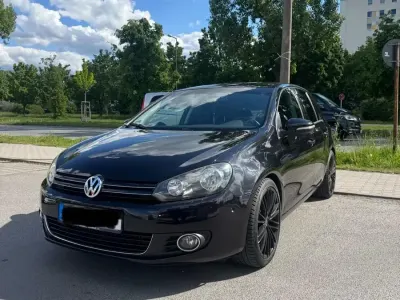 Gebraucht VW Golf VI 105 PS (77 kW) 2011 Schwarz Kleinwagen
