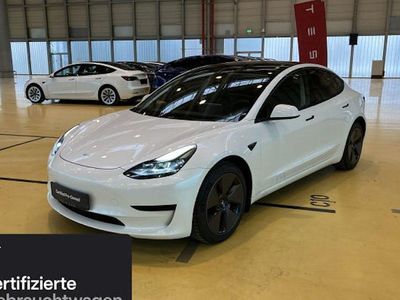 Weiß Gebraucht 2021 Tesla Model 3 Standard Range Limousine | 25.500 € (Fairer Preis)