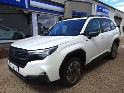 Neu Subaru Forester Exclusive+ 136 PS (100 kW) 2026 Crystal white pearl SUV